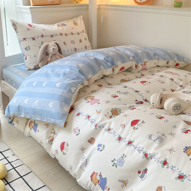 The three-piece cotton student dormitory set for the first season is pure cotton, fresh and cute quilt cover, bed sheets, four-piece set for top and bottom bunk