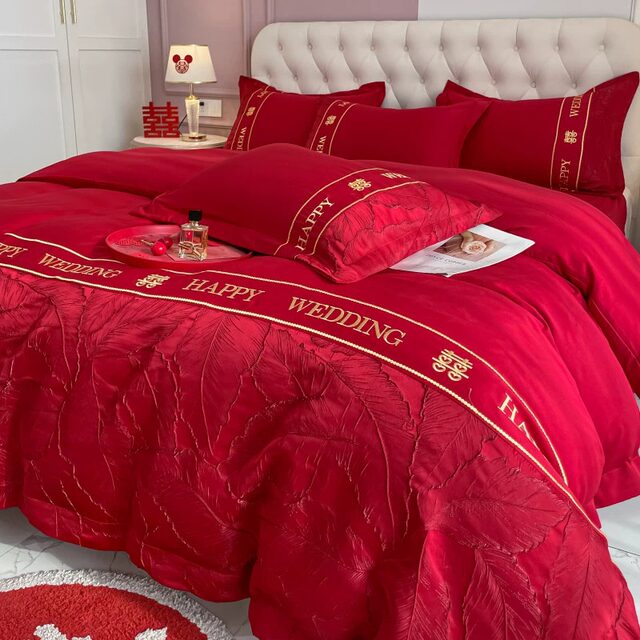 Simple Chinese wedding wedding four-piece set big red C sheet quilt cover newlywed S bedding Wedding room