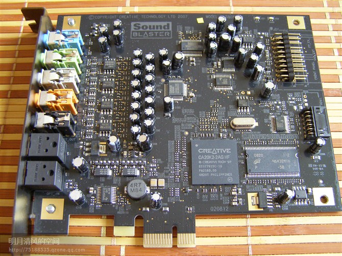 혁신적인 사운드 카드 X-FI TITANIUM FATAL1TY PRO 티타늄 버전 SB0886 커버 없는 새 제품