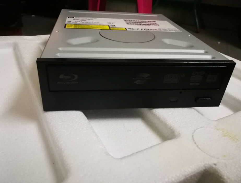 LG HP 블루레이 드라이브 블루레이 플레이어는 3D 재생을 지원하고 DVD 굽기를 지원하며 무료 배송이 내장되어 판매됩니다