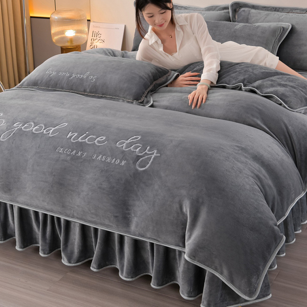 简约纯色刺绣牛奶绒被罩冬季双面珊瑚绒加厚保暖150x200x230被套