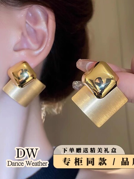 奥特莱斯折扣店撤柜清仓捡漏夸张复古港风菱形耳环outlets女配饰