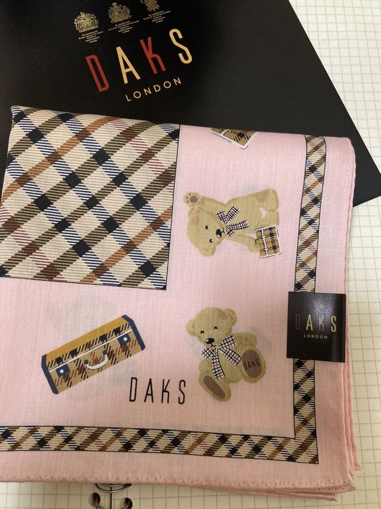 DAKS CUTE BEAR HANDKERCHIEF COTTON SCARF BRANDED PAPER BAG GIFT CHILDRENS BIB
