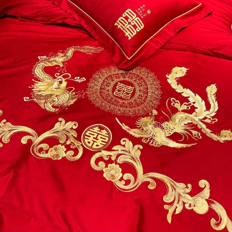 WEDDING QUILT HAPPY QUILT FOUR-PIECE SET DRAGON AND PHOENIX WEDDING RED BEDDING COTTON COTTON RED SHEETS QUILT COVER