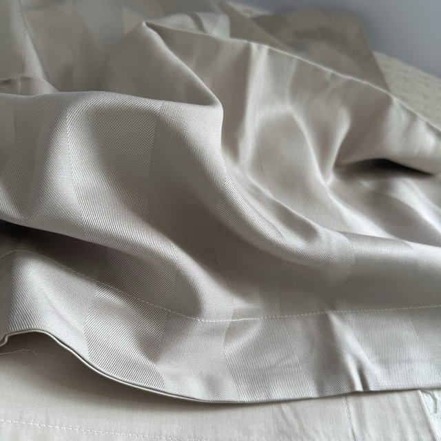 High-quality goods! Only 40 sets! Big brand tail single 100% Tianshi huge thick sheet pillow case three-piece set cool soft mat