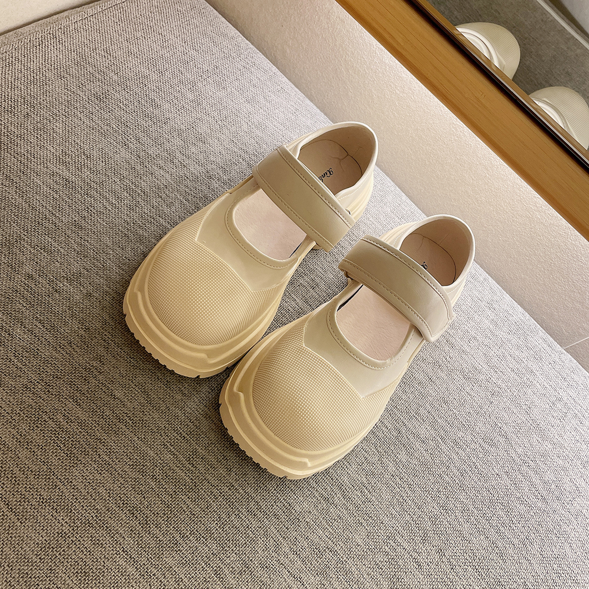 [JIANYILU]JIAN YILU BIG HEAD MARY JANE SINGLE SHOES GIRL FAN VELCRO THICK BOTTOM INCREASE UGLY CUTE SHOES TREND