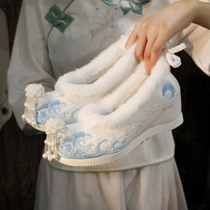 Вышитая обувь 古风鞋子女汉服鞋加绒内增高翘头履绣花鞋百搭配古装明制宋制秋冬