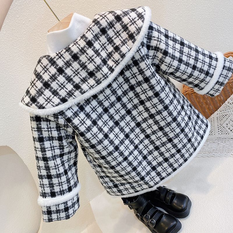 FEMALE 6 CHILDRENS COAT AUTUMN AND WINTER STYLE FOREIGN STYLE 2022 NEW KOREAN VERSION OF SMALL AND MEDIUM-SIZED 3 CHILDREN WINTER THICKENED BABY GIRL PADDED TOP