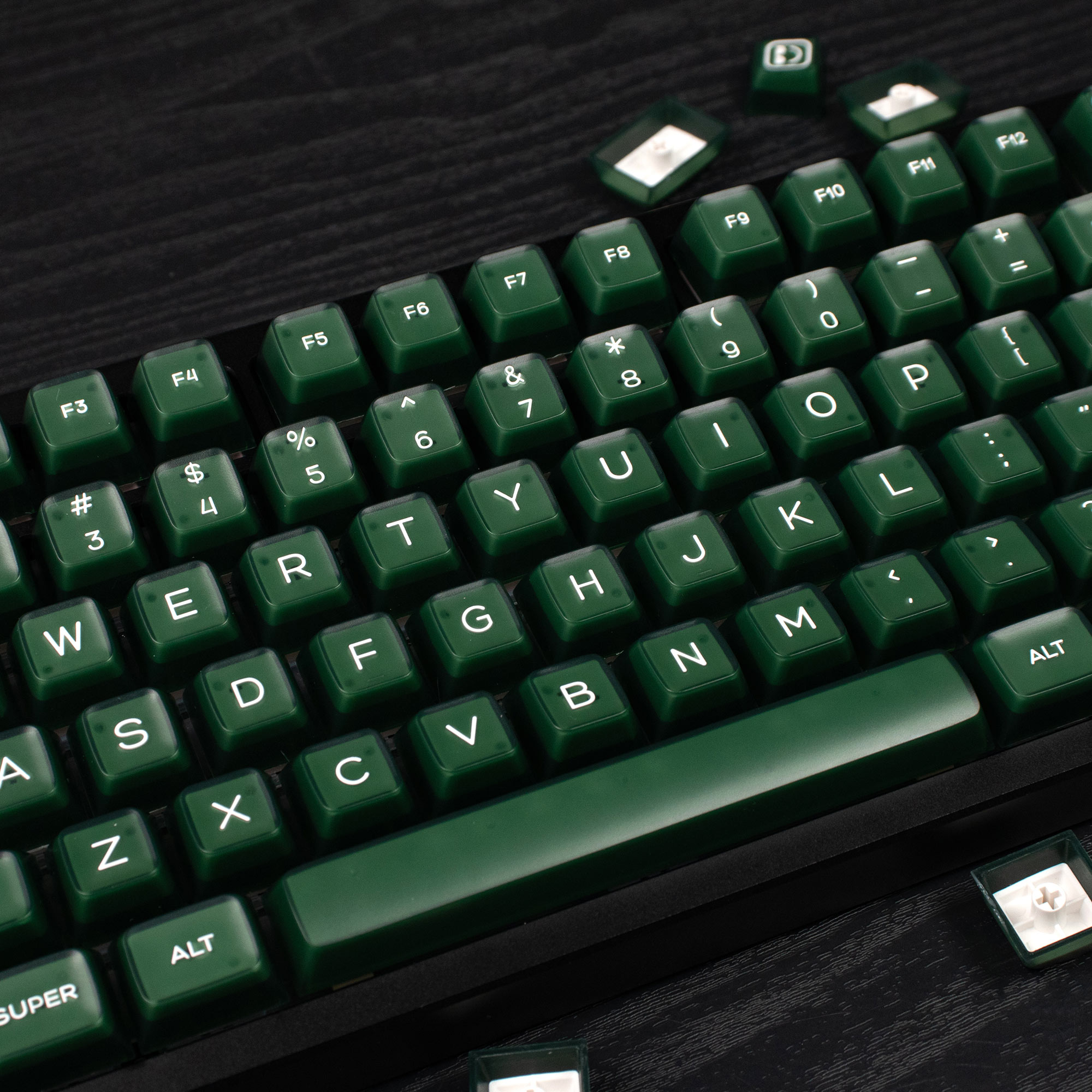 LIGHT SMILE EMERALD MECHANICAL KEYBOARD KEYCAPS 142 KEYS ABS TWO-COLOR MOLDING SA HEIGHT ADAPTATION 61 87 104 ETC