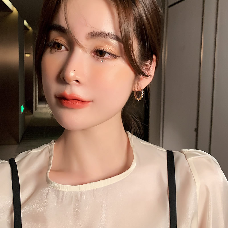 FATAL GAZE FOUR SEASONS EARRINGS RECOMMENDED  NO ALLERGY AND NO FADING  TEMPERAMENT KOREAN  HOOP EARRINGS