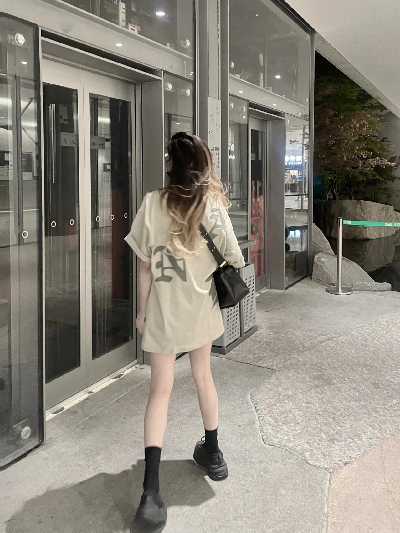 TRENDY BRAND NICHE SHORT SLEEVE T-SHIRT WOMENS 2024 SUMMER NEW PANTS COVERING LOOSE BOTTOMS MISSING MID-LENGTH TOPS INS