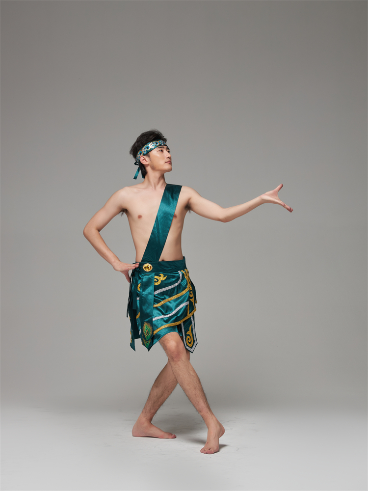 DAI DANCE PERFORMANCE MENS AND MENS SOLO DANCE COSTUMES PERFORMANCE COSTUMES DAI DANCE ETHNIC AND FOLK COSTUMES
