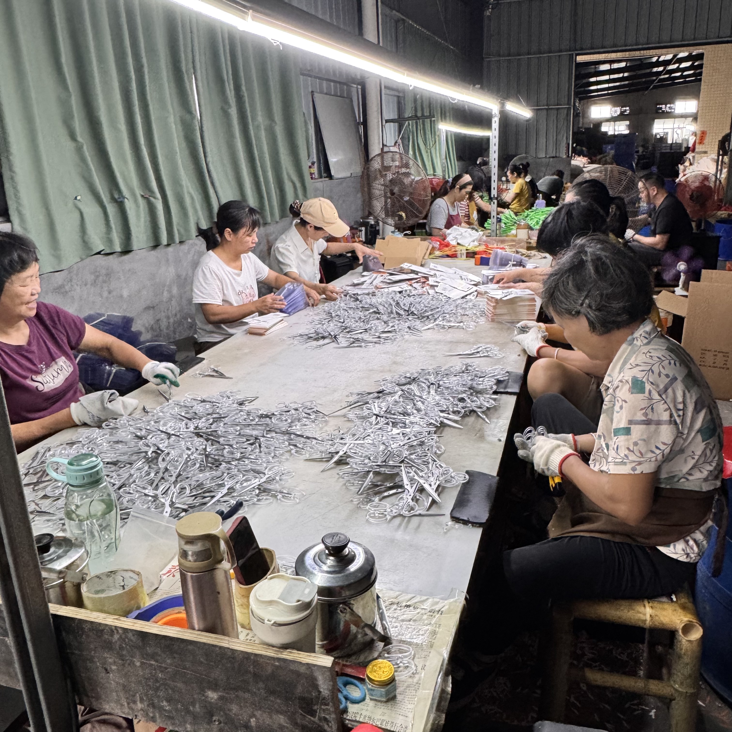 品恒达工厂剪刀  装配作业现场