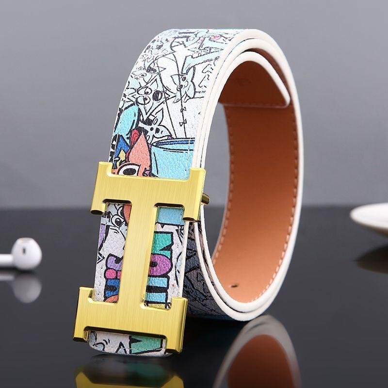 2024 NEW MENS BELT HIGH VALUE SMOOTH BUCKLE V LETTER BELT YOUTH CARTOON PANTS BELT TREND BELT