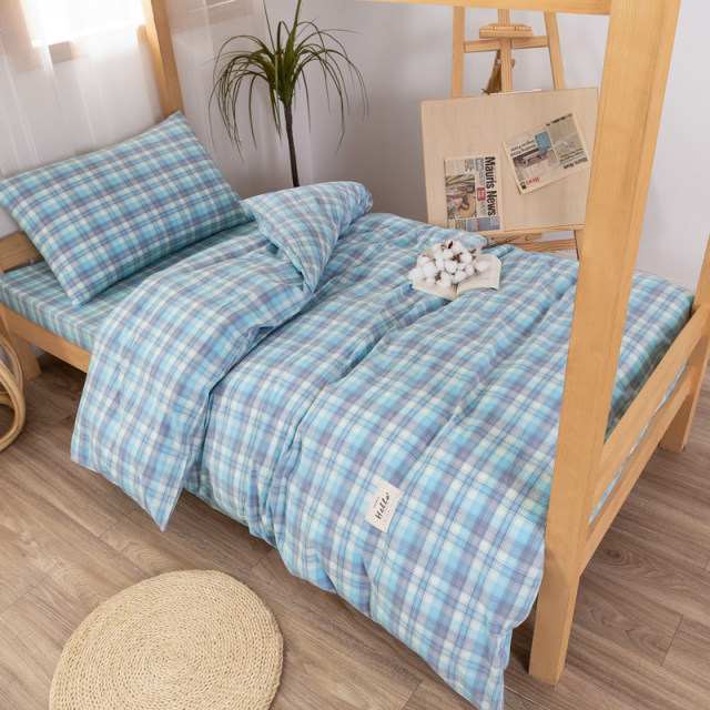 Dormitory three-piece set of student single bedding 1.2m meter bed sheets and quilt covers and quilts are bundled up and down. Pure cotton water wash