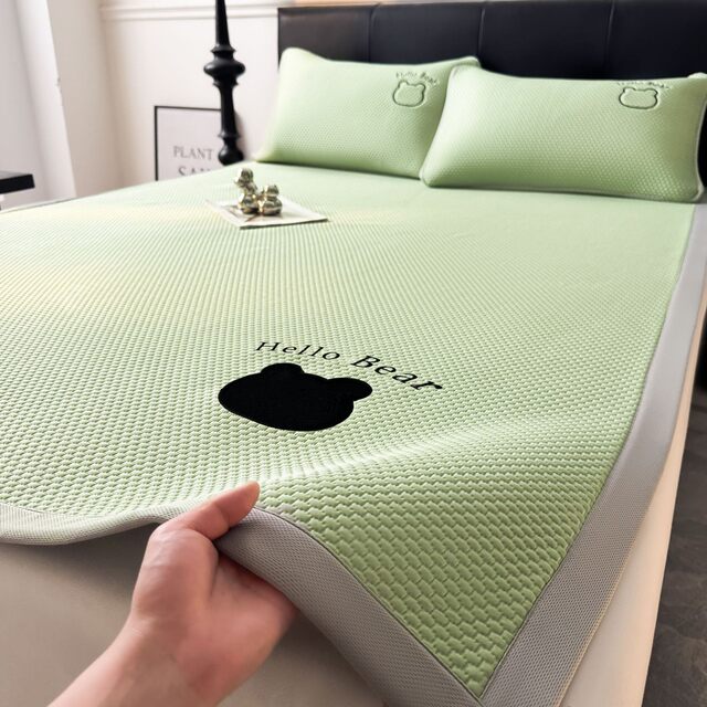 Cool iced beans iced silk cool mat 2024 summer new home air conditioning soft mat mat mat dormitory bed sheets machine washable