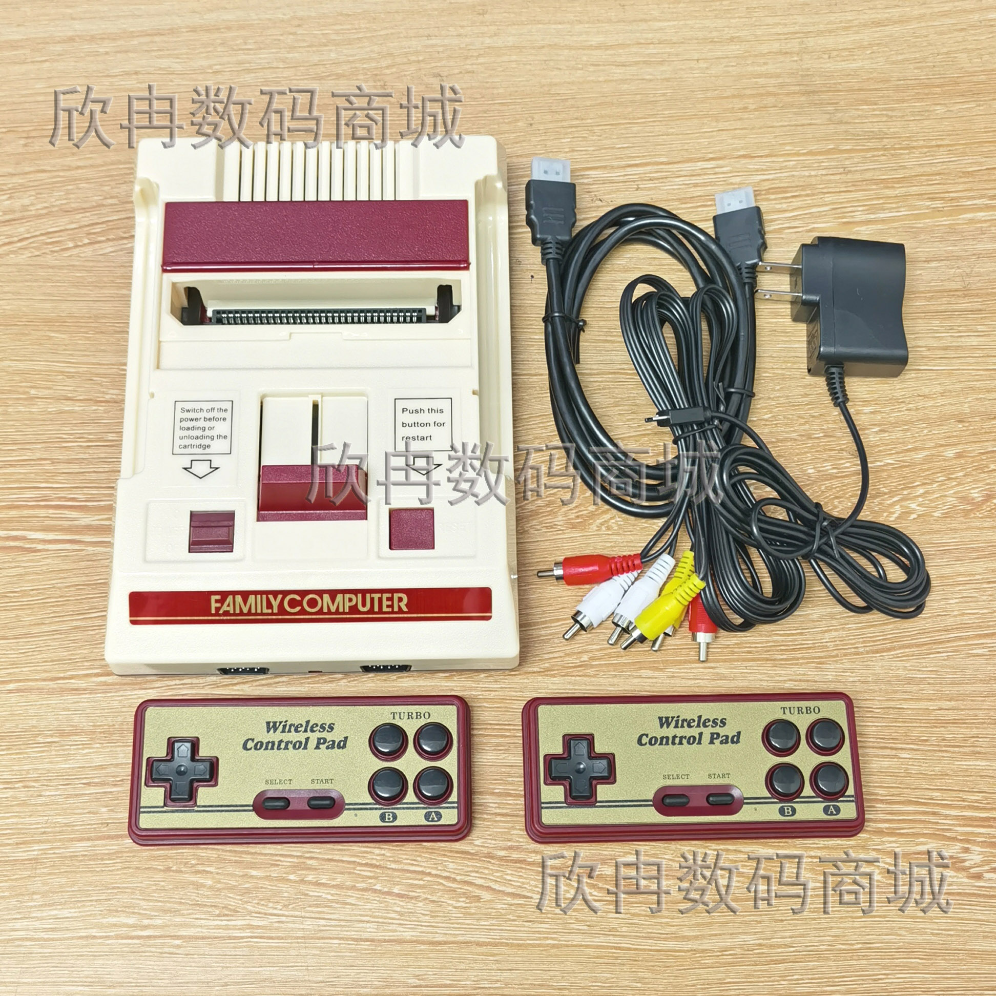 빨간색과 흰색 게임 콘솔 작은 노란색 카드 무선 컨트롤러 HDMI 고화질 인터페이스 8비트 빨간색과 흰색 콘솔 FC 플러그인 카드 TV 게임