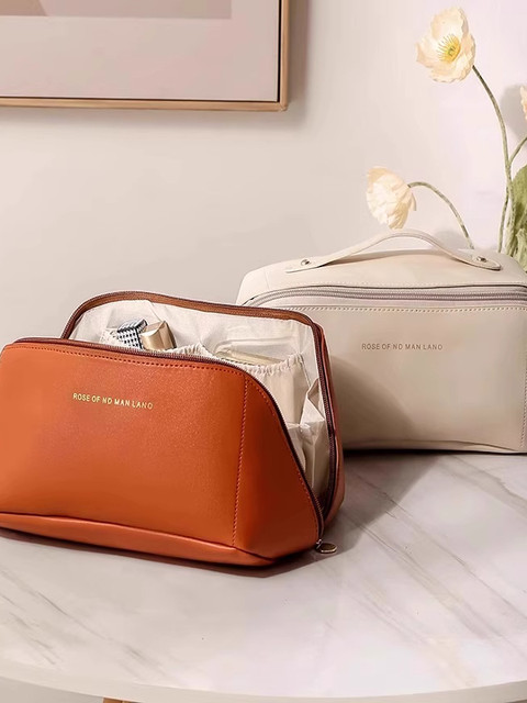 Makeup Bag for Women 2025 New Portable Large Capacity Hand-Portable Makeup Brush Storage Bag for High-end Travel Toilet Bag