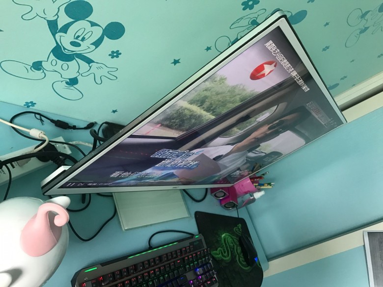 32인치 초박형 HKC P320 PLUS HUIKE 모니터는 벽걸이형 IPS 컴퓨터 게임 화면을 지원합니다