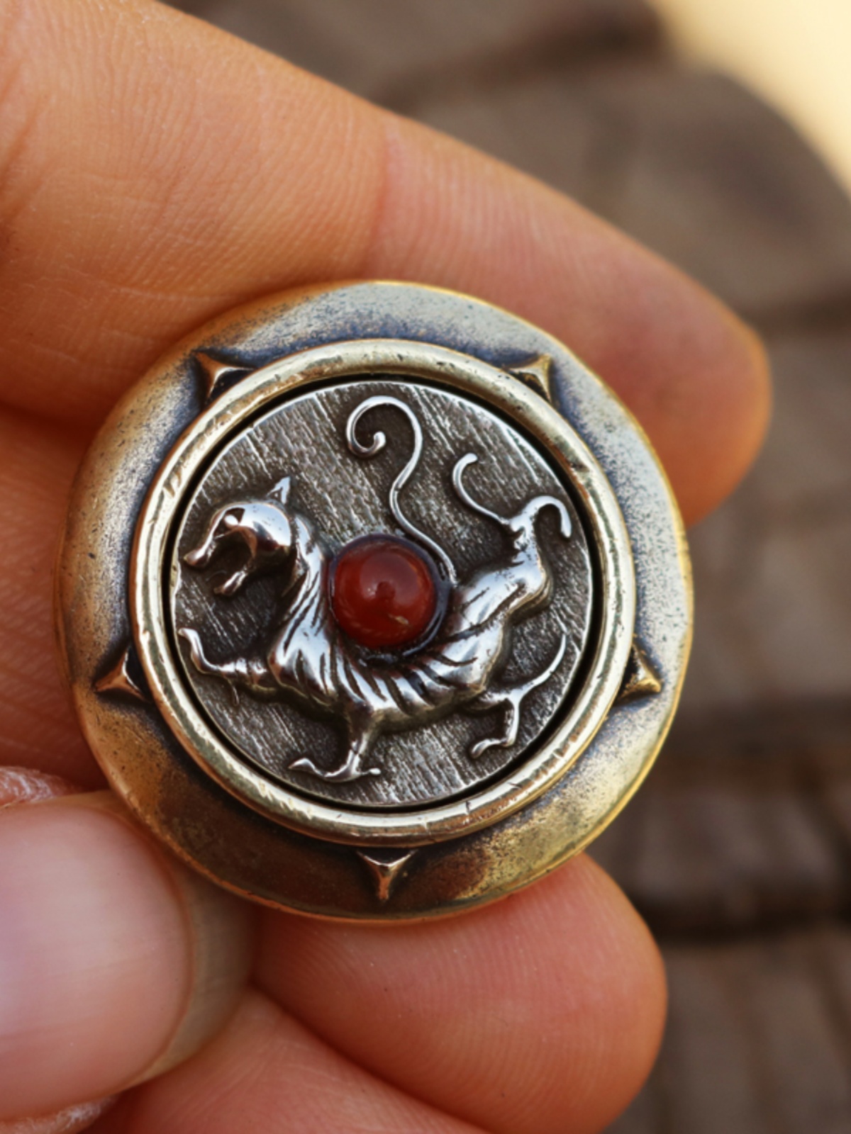 RETRO BRASS INLAID WHITE COPPER CHINESE STYLE FOUR MYTHICAL BEASTS ROTATING WEALTH CLOTH BUCKLE HANDMADE LEATHER GOODS LUGGAGE DECORATIVE BUCKLES