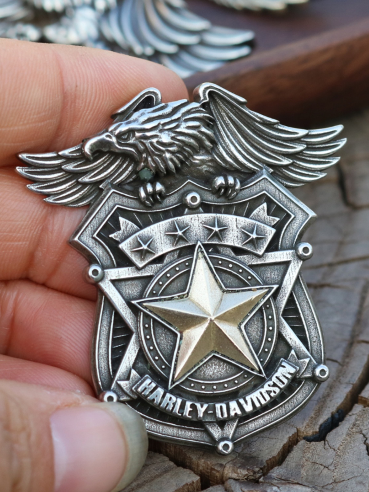 ANTIQUE RETRO BRASS WHITE COPPER INLAID FLYING EAGLE FIVE-POINTED STAR BADGE WEALTH CLOTH BUCKLE MOTORCYCLE CAP BADGE BUCKLE