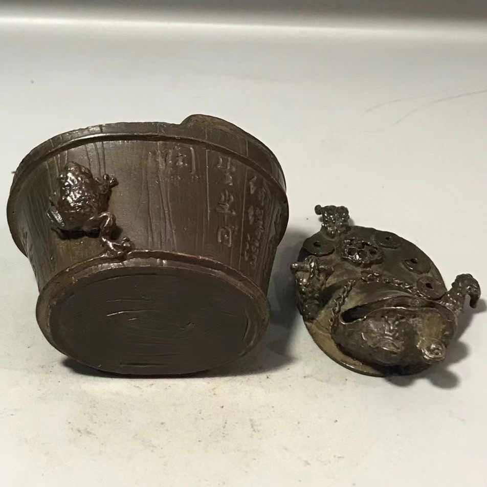 골동품 및 기타 골동품 합금 구리 주조 황금 두꺼비 구리 향 버너 작은 장식품 정밀 구리 예술 다도 구리 애완 동물 구리 향 버너