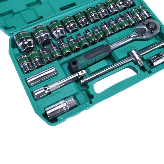 Factory direct sales sleeve tool set 32-piece green belt sleeve auto repair tool set hardware tools