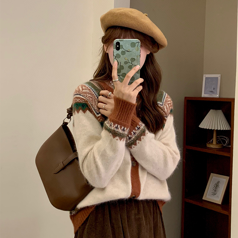 NEW YEARS CLOTHES DESIGN SENSE NICHE KOREAN LAZY SOFT STICKY VINTAGE JACQUARD MOHAIR BOTTOM SWEATER WOMENS AUTUMN AND WINTER