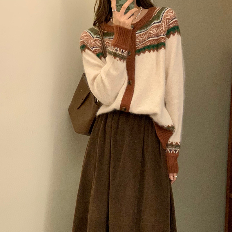 NEW YEARS CLOTHES DESIGN SENSE NICHE KOREAN LAZY SOFT STICKY VINTAGE JACQUARD MOHAIR BOTTOM SWEATER WOMENS AUTUMN AND WINTER