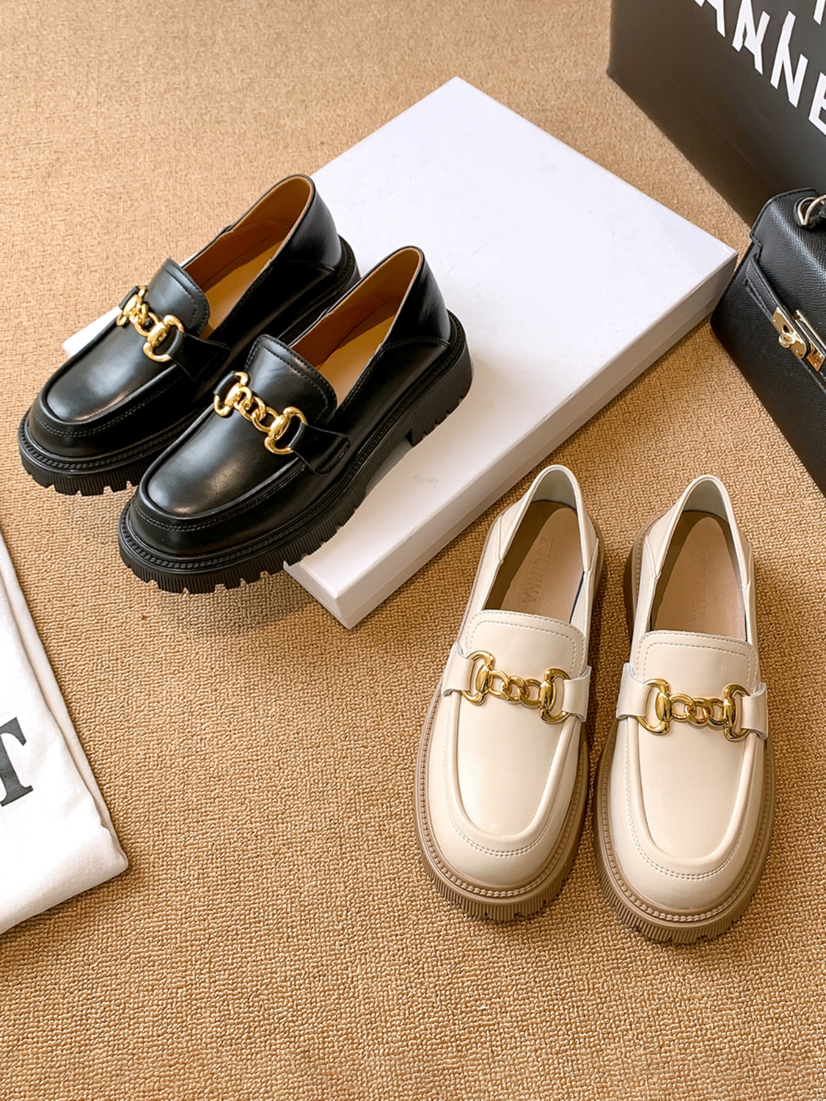 밀라노 스튜디오 여성용 로퍼 영국 스타일 플랫 밑창 여성용  가죽 둥근 발가락 두꺼운 밑창 여성용 작은 가죽 신발