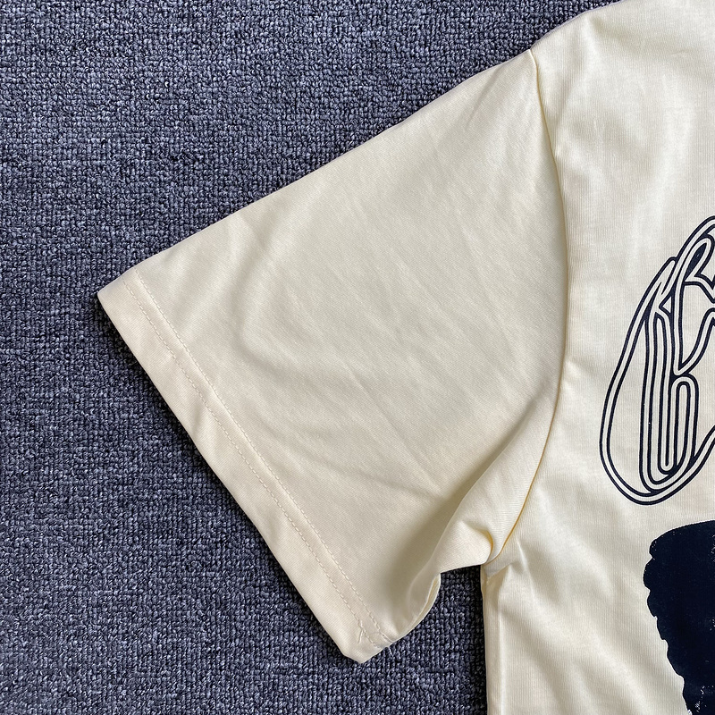 thumbnail for Stylish short-sleeved T-shirt with big butterfly letter logo print on the back