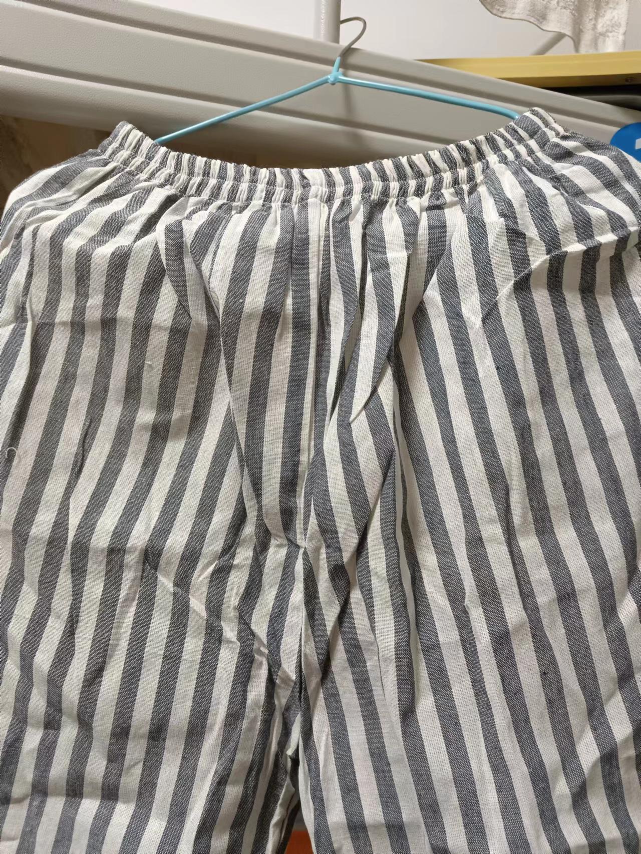 DISPOSABLE HOSPITAL NUMBER GOWNS PATIENT GOWNS GREEN STRIPES VERTICAL STRIPES PATIENT GOWNS LONG-SLEEVED STRIPED PATIENT GOWNS XIANYANG CITY HOSPITAL