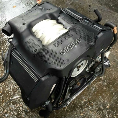 5L round head round – Engine assembly