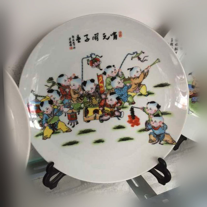 JINGDEZHEN 의상 어린이 도자기 접시 연구 책장 장식 장식품 미술 도자기 접시 많은 어린이와 많은 축복 도자기 접시