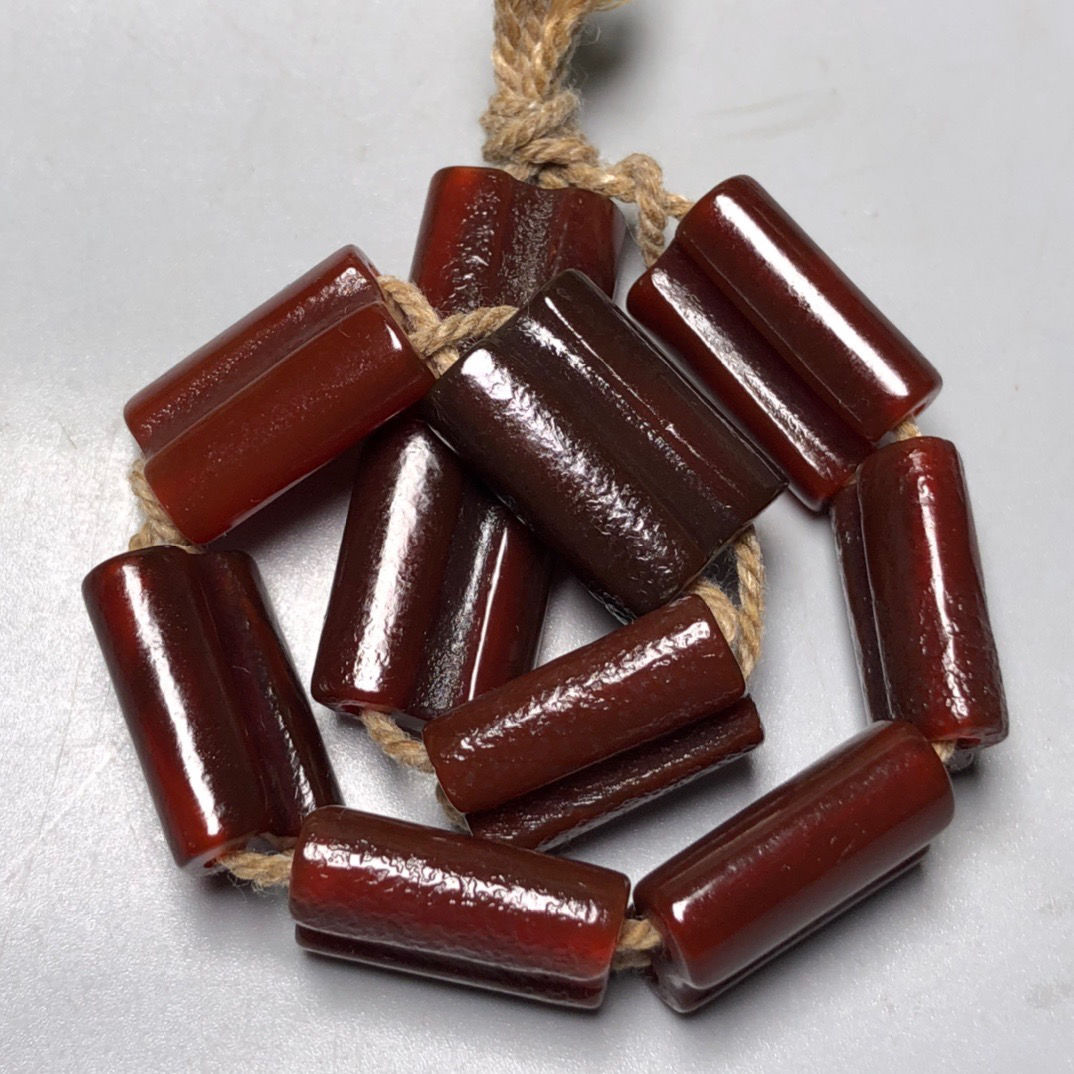 고대 파라오가 수집한 붉은 마노 팔찌의 특별 가격입니다. 크기: 20*13MM*10개