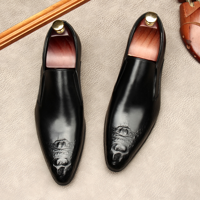 MENS SHOESNEW SPRING AND AUTUMN SLIP-ON TRENDY LEATHER SHOESMENS BUSINESS CASUAL LEATHER MENS WEDDING SHOESVERSATILE POINTED-TOE SHOES