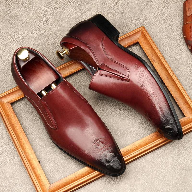 MENS SHOESNEW SPRING AND AUTUMN SLIP-ON TRENDY LEATHER SHOESMENS BUSINESS CASUAL LEATHER MENS WEDDING SHOESVERSATILE POINTED-TOE SHOES