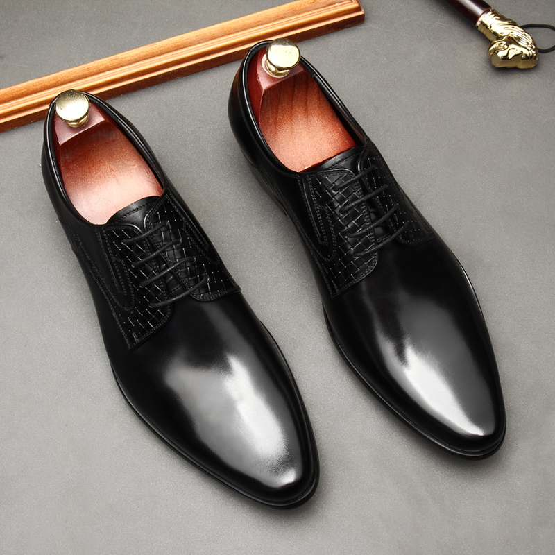 BLACK SMALL LEATHER SHOES ARE TRENDY AND FASHIONABLE EUROPEAN AND AMERICAN POINTED-TOE MENS SHOES BRITISH CASUAL BUSINESS LEATHER SHOES MENS FIRST-LAYER COWHIDE SHOES