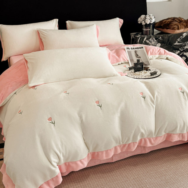 Winter warm milk velvet four-piece set double-sided velvet thickened quilt cover bed sheet hat coral velvet flannel quilt cover household use