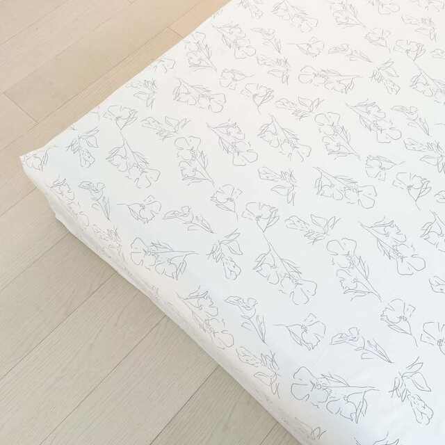 Description: Good-looking grandma gray simple flowers clean cotton sheets and bed sheets and quilts simple cotton single bedding products comfortable