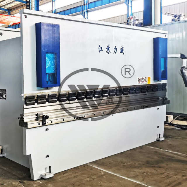 WC67K Torsion shaft synchronous CNC hydraulic sheet bending machine Electrohydraulic servo torque shaft bending machine