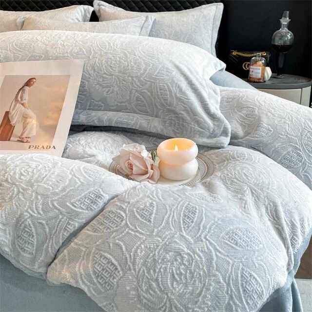 Class A carved milk velvet four-piece set in winter double-sided velvet thickened quilt cover sheet coral velvet warm bedding 4