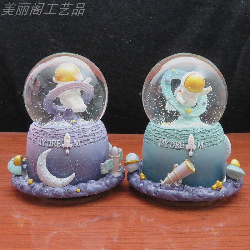 ASTRONAUT CRYSTAL BALL MUSIC BOX AVIATION ASTRONAUT MUSIC BOX SNOW LUMINOUS ORNAMENT BOY AND GIRL BIRTHDAY GIFTS