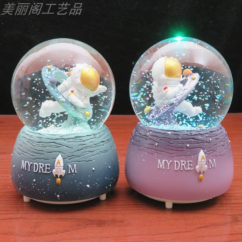 ASTRONAUT CRYSTAL BALL MUSIC BOX AVIATION ASTRONAUT MUSIC BOX SNOW LUMINOUS ORNAMENT BOY AND GIRL BIRTHDAY GIFTS
