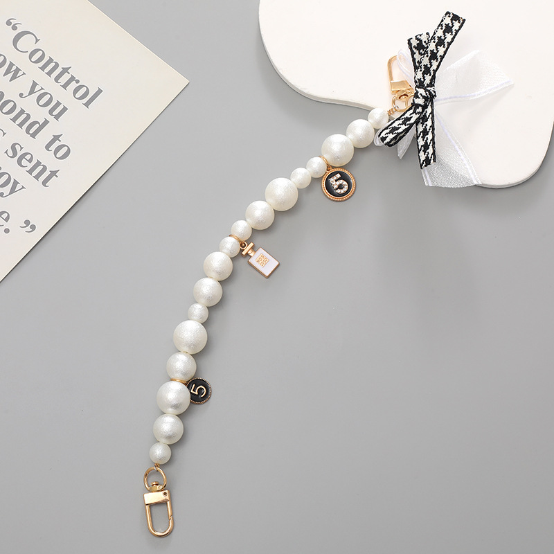 SMALL FRAGRANCE PEARL HANDCHAIN MOBILE PHONE CASE PENDANT HOLE HOLE SHOE ORNAMENT DOUBLE BUCKLE MOBILE PHONE CHAIN SHOES CLOTHING ACCESSORIES WOMEN