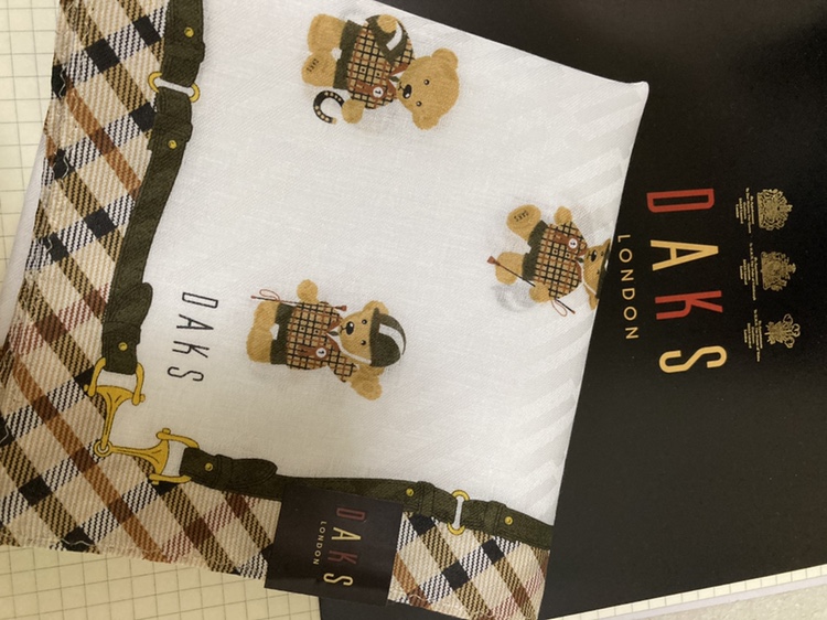 DAKS CUTE BEAR HANDKERCHIEF COTTON SCARF BRANDED PAPER BAG GIFT CHILDRENS BIB