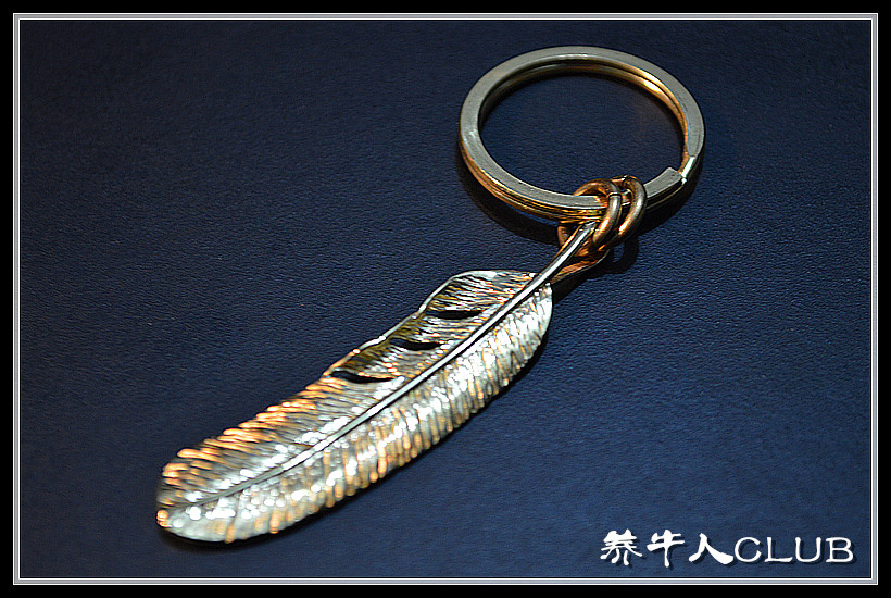 CATTLEMAN CLUB CLASSIC ENGRAVED TAKAHASHI GORO FEATHER KEYCHAIN COPPER KEYCHAIN PENDANT BIRTHDAY GIFT