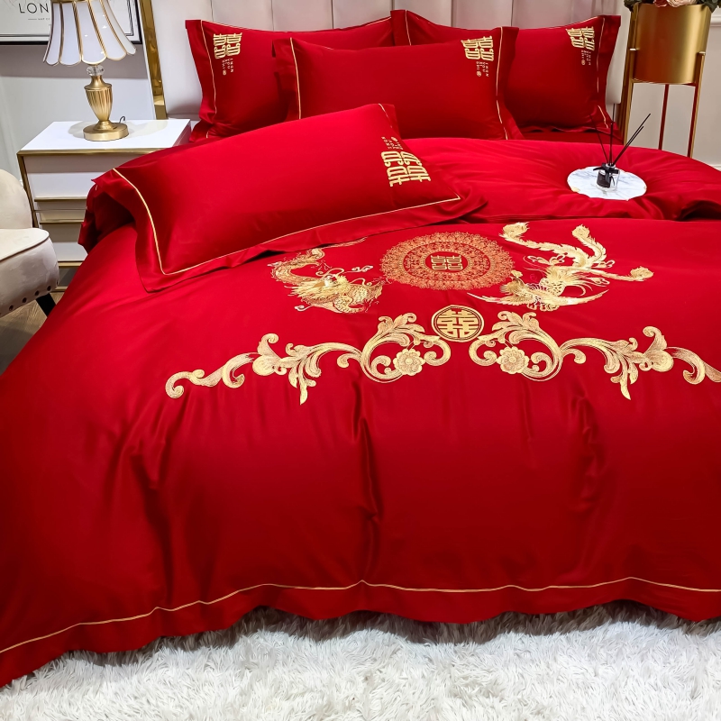 WEDDING QUILT HAPPY QUILT FOUR-PIECE SET DRAGON AND PHOENIX WEDDING RED BEDDING COTTON COTTON RED SHEETS QUILT COVER