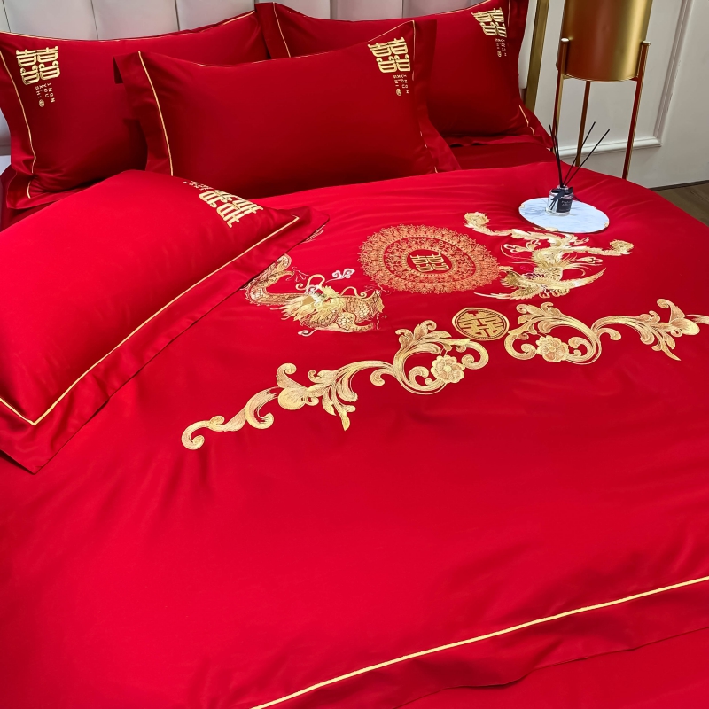 WEDDING QUILT HAPPY QUILT FOUR-PIECE SET DRAGON AND PHOENIX WEDDING RED BEDDING COTTON COTTON RED SHEETS QUILT COVER