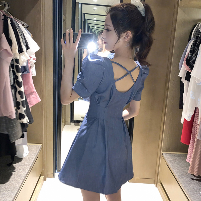 HEPBURN STYLE CINCHED WAIST LITTLE BLACK DRESS 2024 SUMMER SALTY SWEET LITTLE MAN PLEATED SQUARE NECK SEXY BACKLESS DRESS